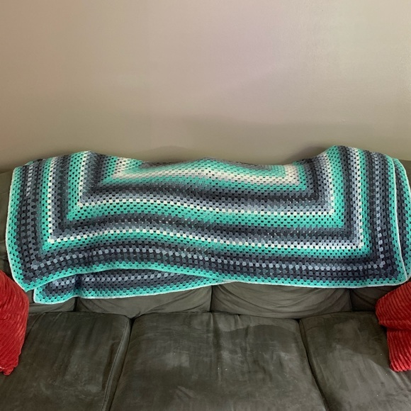 Handmade blanket - Picture 2 of 2